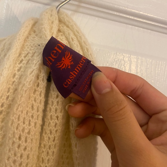 NWOT cashmere cream scarf - Picture 2 of 2